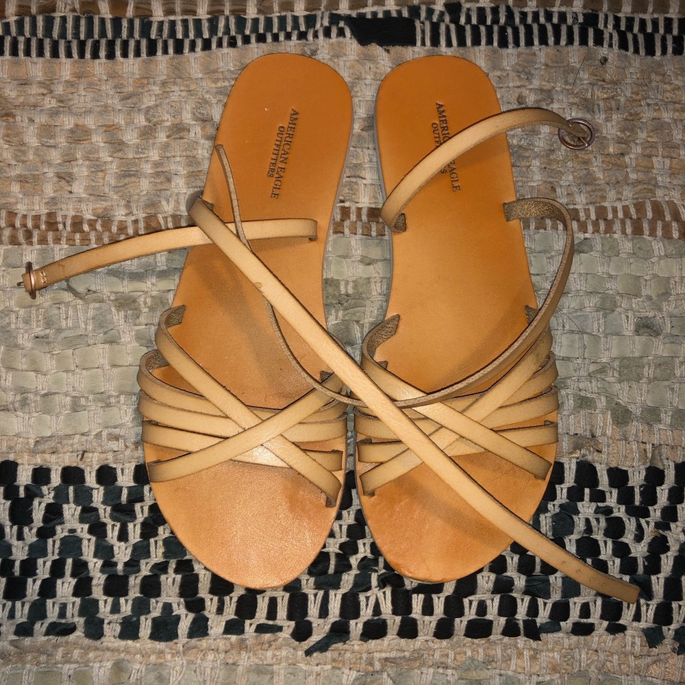 Strap sandals